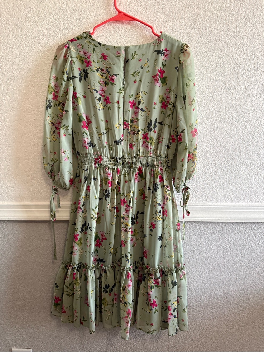 Taylor Sage Green Floral V-Neck Smocked Midi Dress - Picture 2 of 3